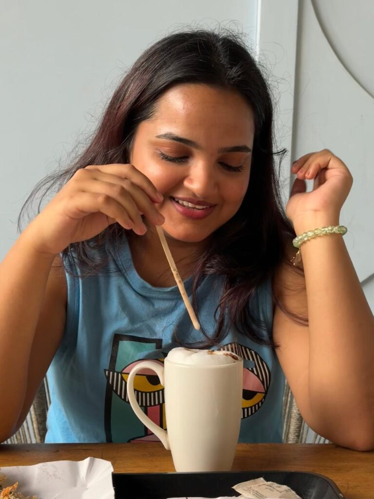 Shradha know me photo